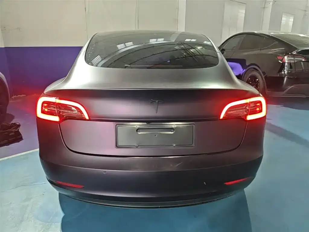 Tesla Model 3 — фото 2