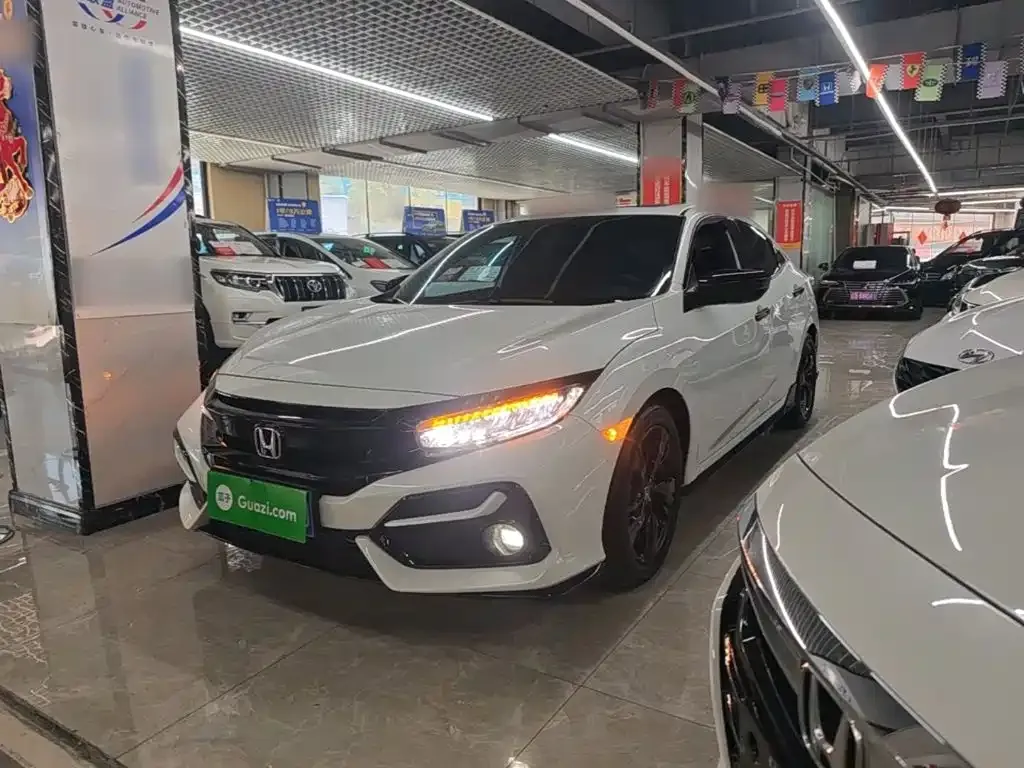 Honda Civic — фото 1