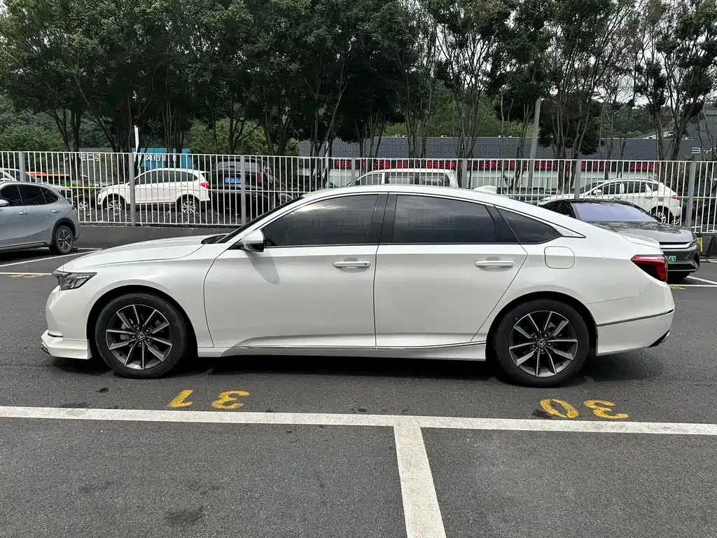 Honda Inspire — фото 10