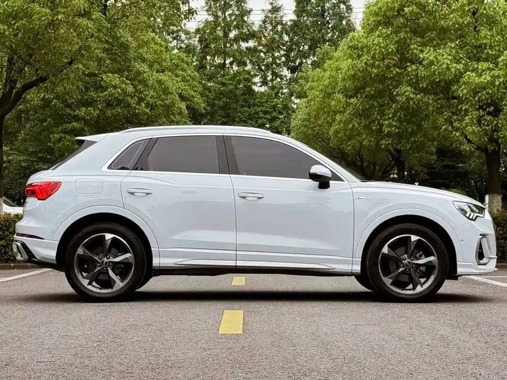Audi Q3 2024 из CN, фото 9