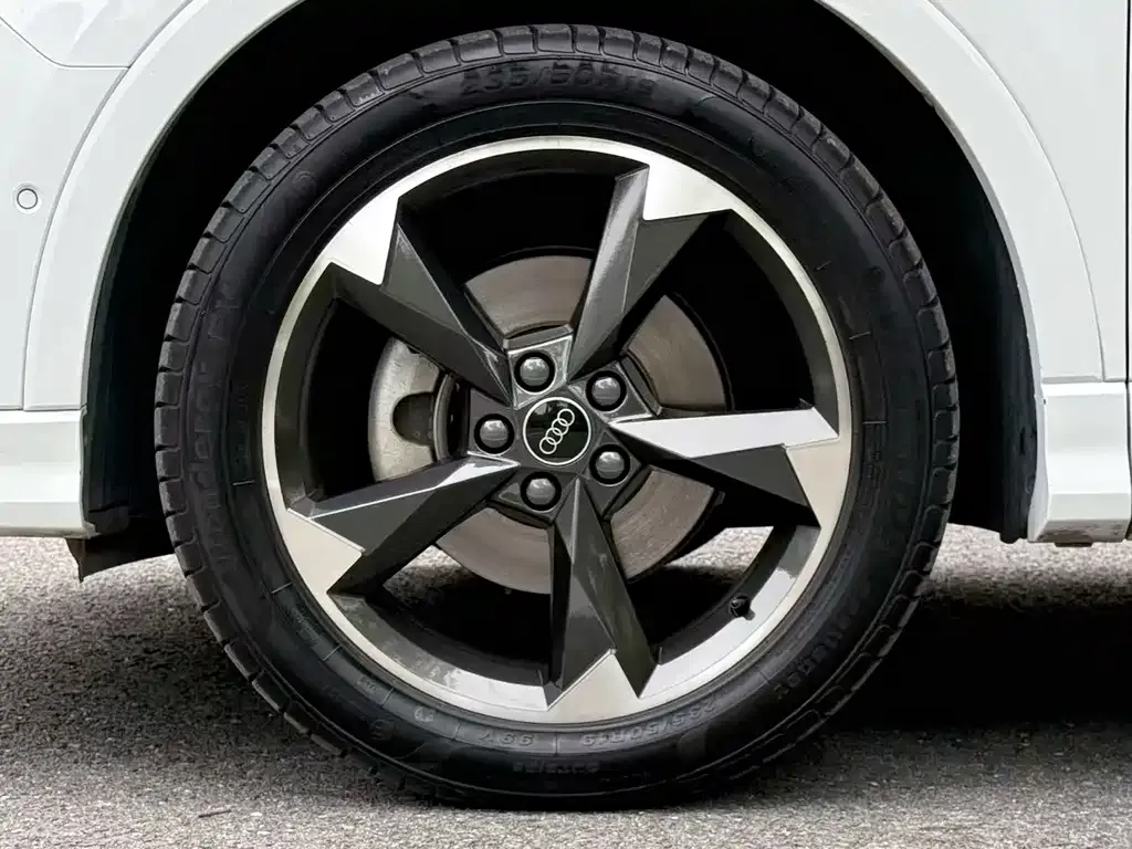 Audi Q3 2024 из CN, фото 4