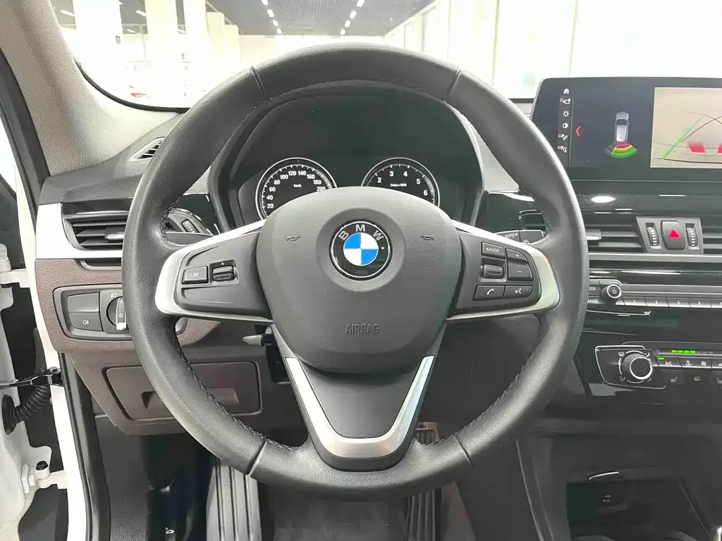 BMW X1 — фото 10