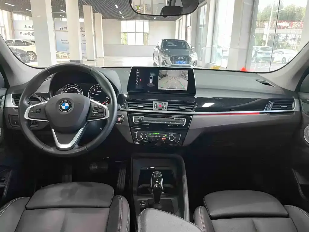 BMW X1 — фото 9