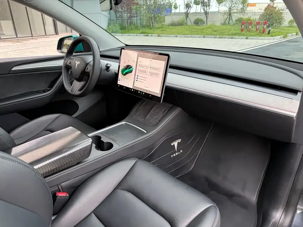Tesla Model Y — фото 3