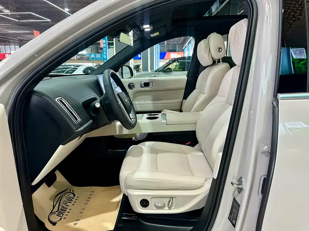 Li Auto L6 — фото 8