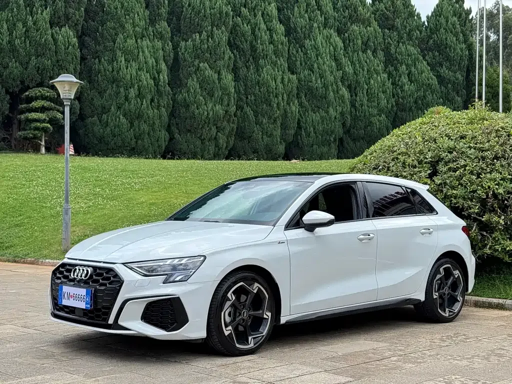 Audi A3 — фото 1