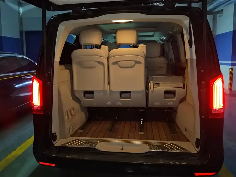 Mercedes-Benz V-Class 2022 из CN, фото 4