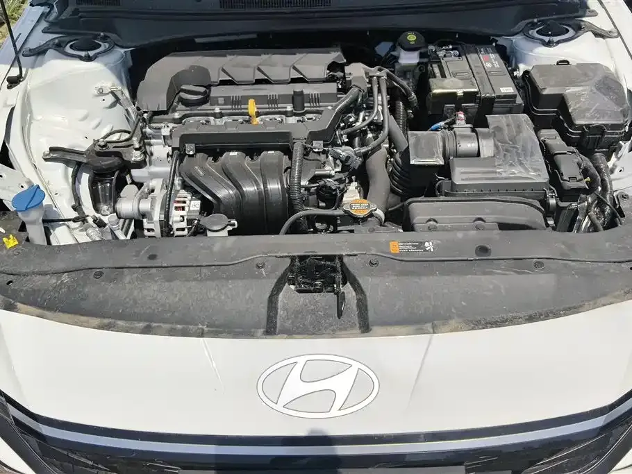 Hyundai Elantra — фото 9
