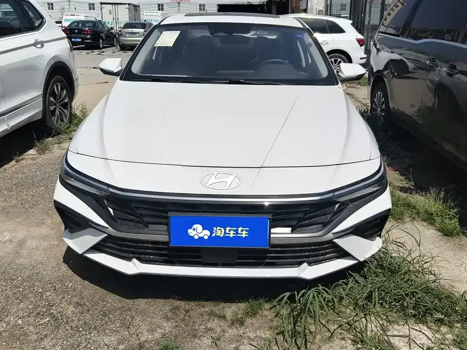 Hyundai Elantra — фото 7