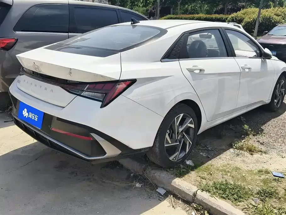 Hyundai Elantra — фото 4