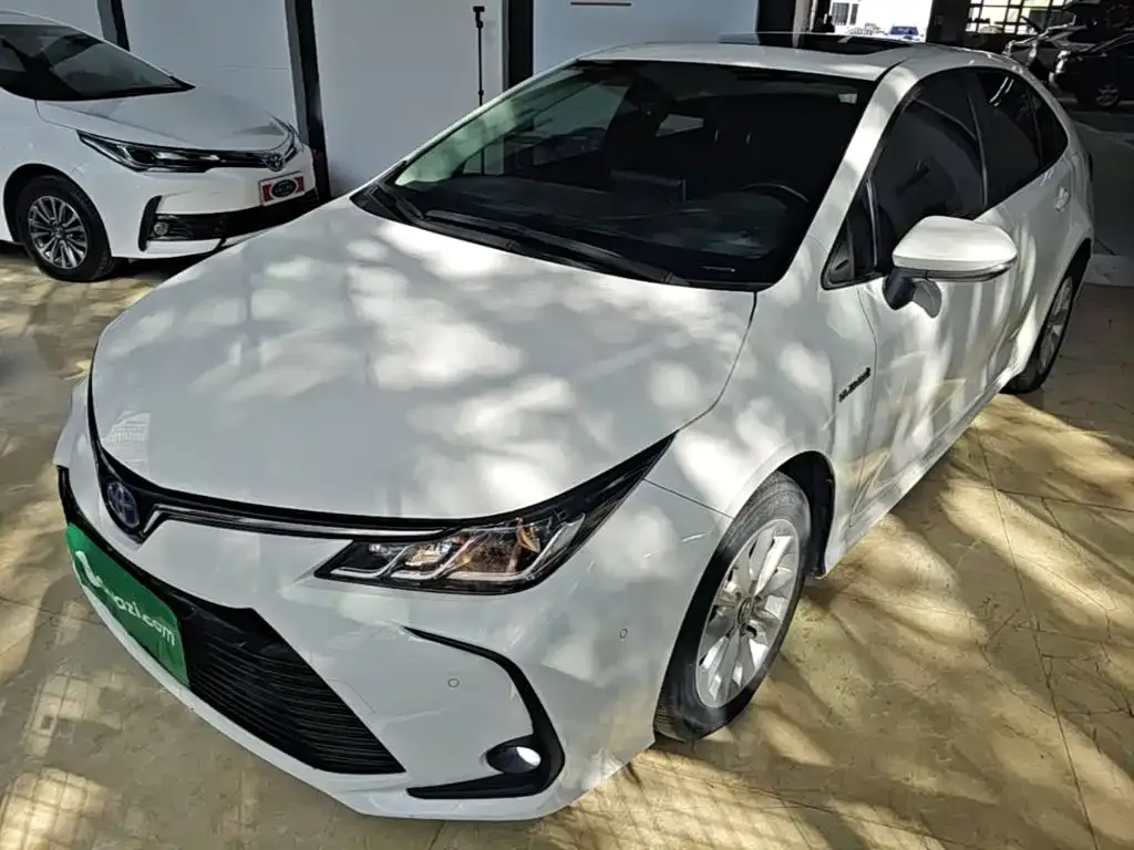 Toyota Corolla — фото 1