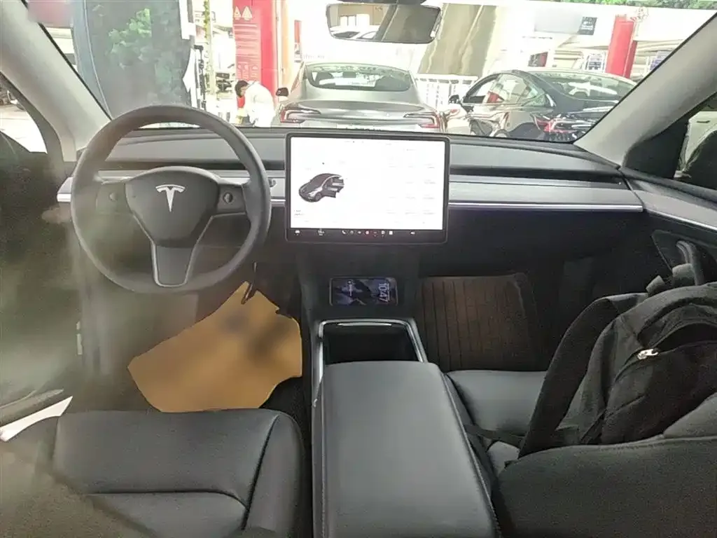 Tesla Model Y — фото 6
