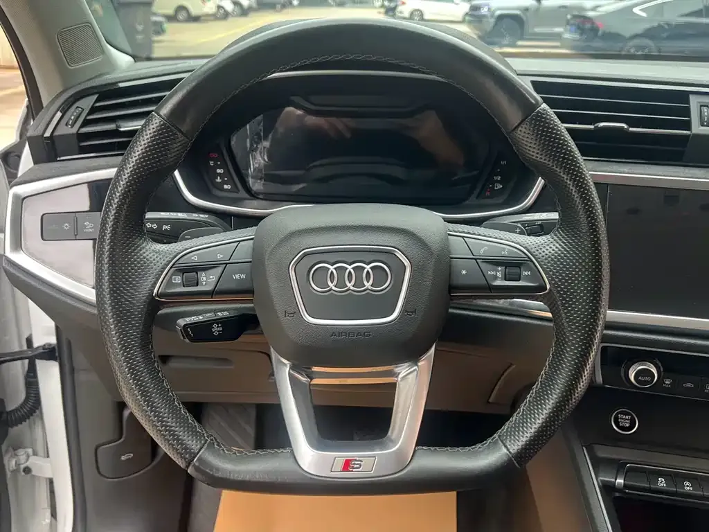 Audi Q3 Sportback 2023 из CN, фото 9