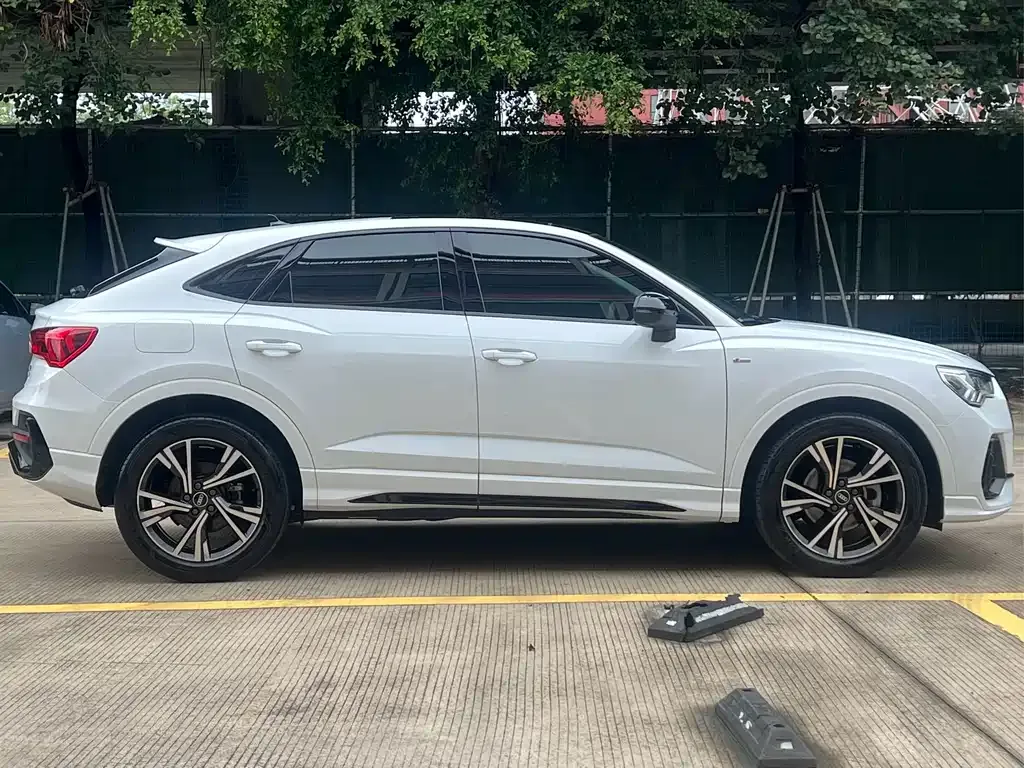 Audi Q3 Sportback 2023 из CN, фото 6