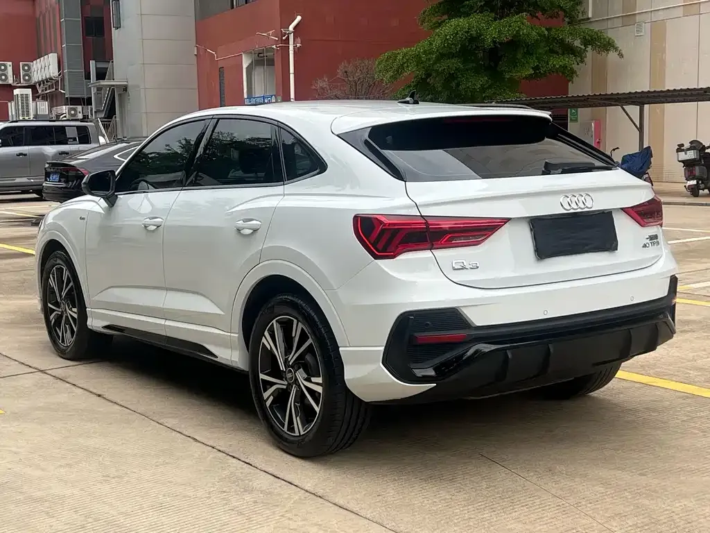 Audi Q3 Sportback 2023 из CN, фото 3