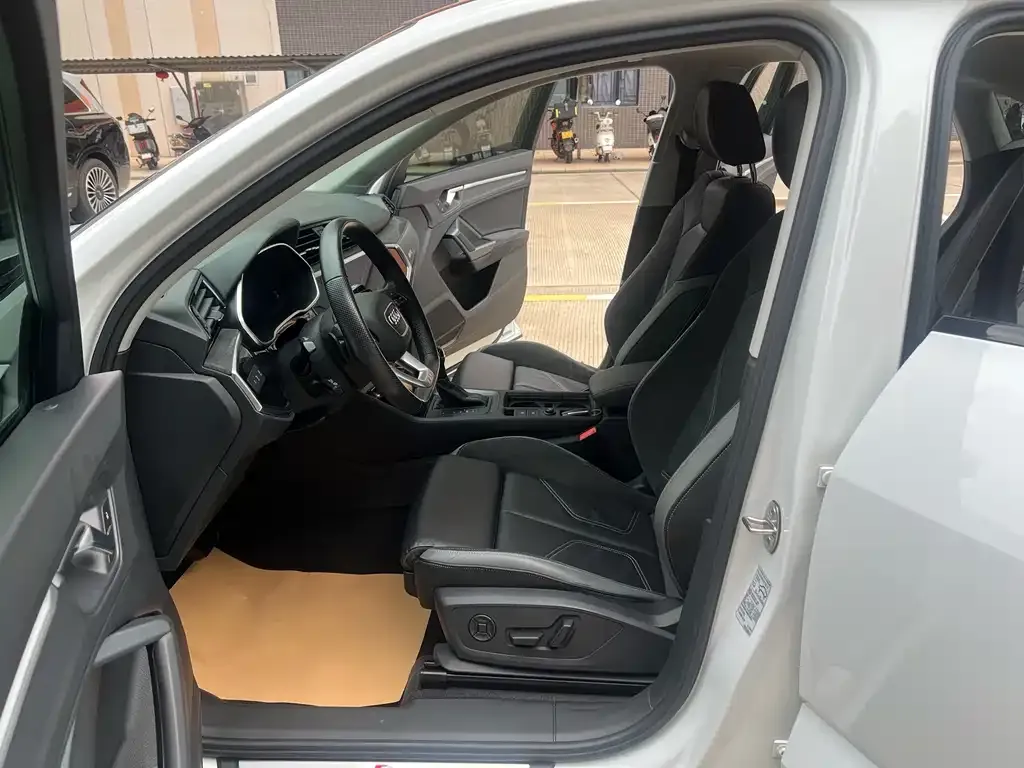 Audi Q3 Sportback 2023 из CN, фото 4