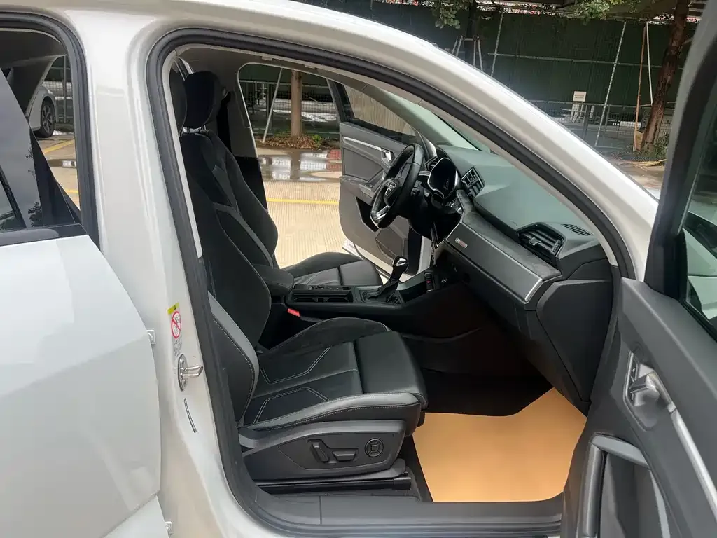 Audi Q3 Sportback 2023 из CN, фото 10