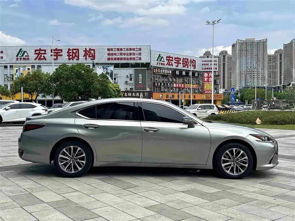 Lexus ES — фото 9
