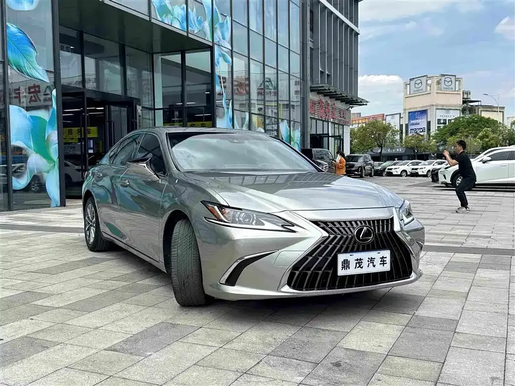 Lexus ES — фото 5