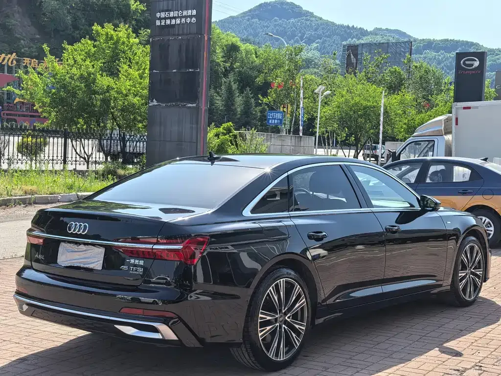 Audi A6L — фото 7