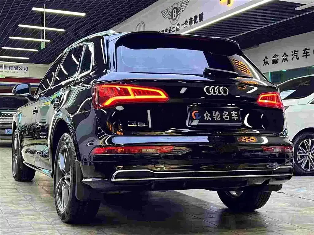 Audi Q5L 2021 из CN, фото 2