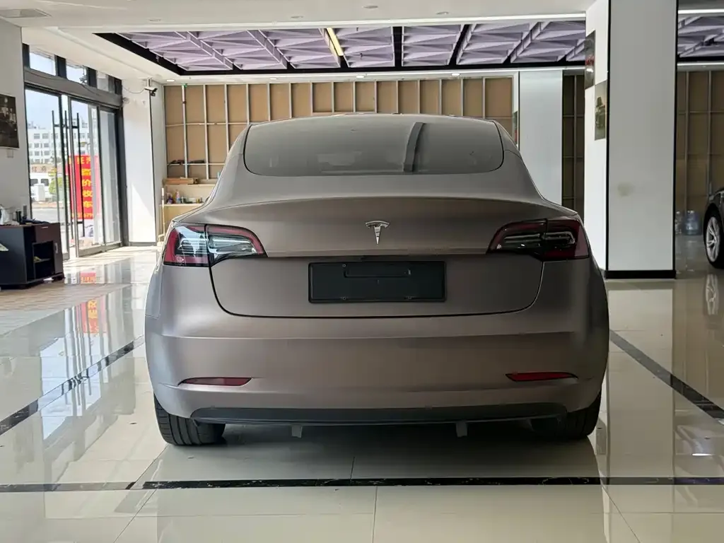 Tesla Model 3 — фото 6