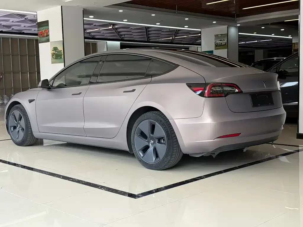 Tesla Model 3 — фото 9