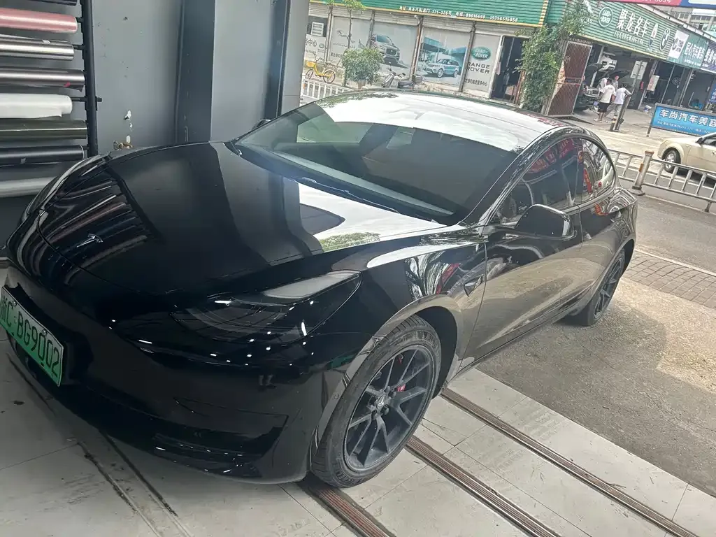 Tesla Model 3 — фото 3