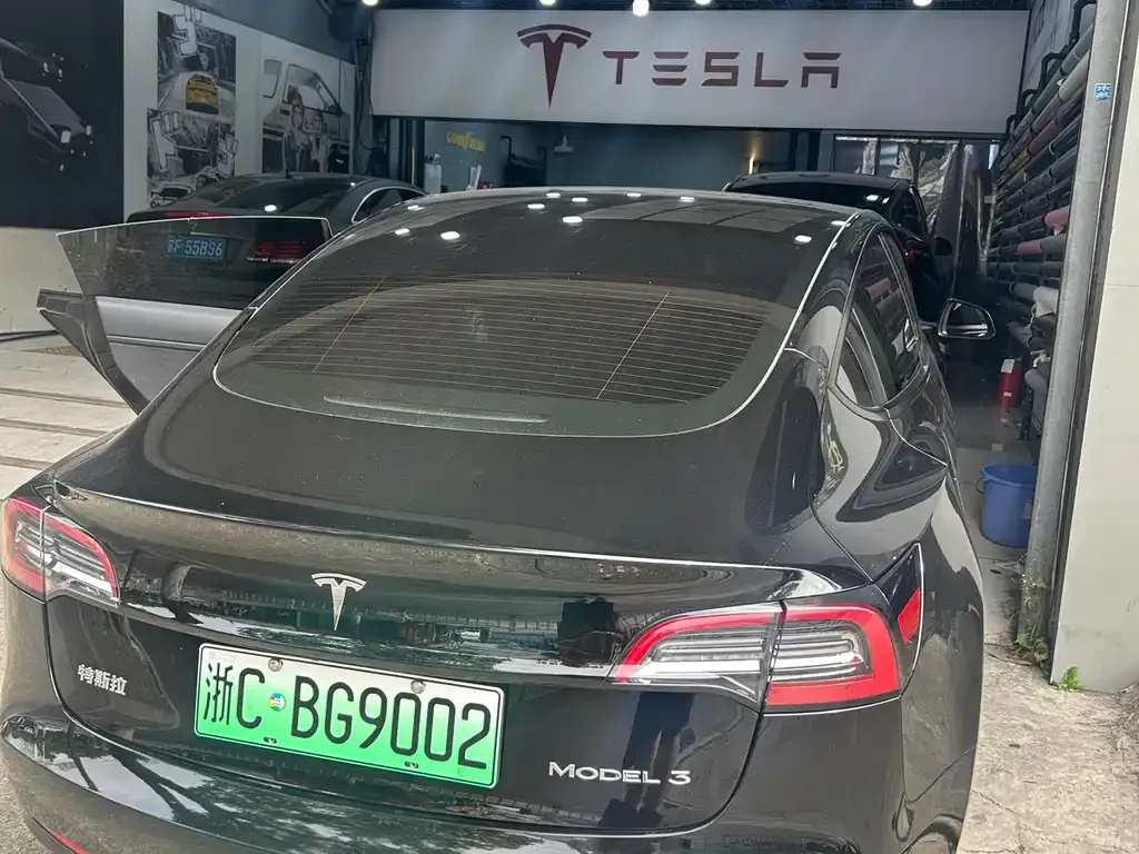 Tesla Model 3 — фото 2