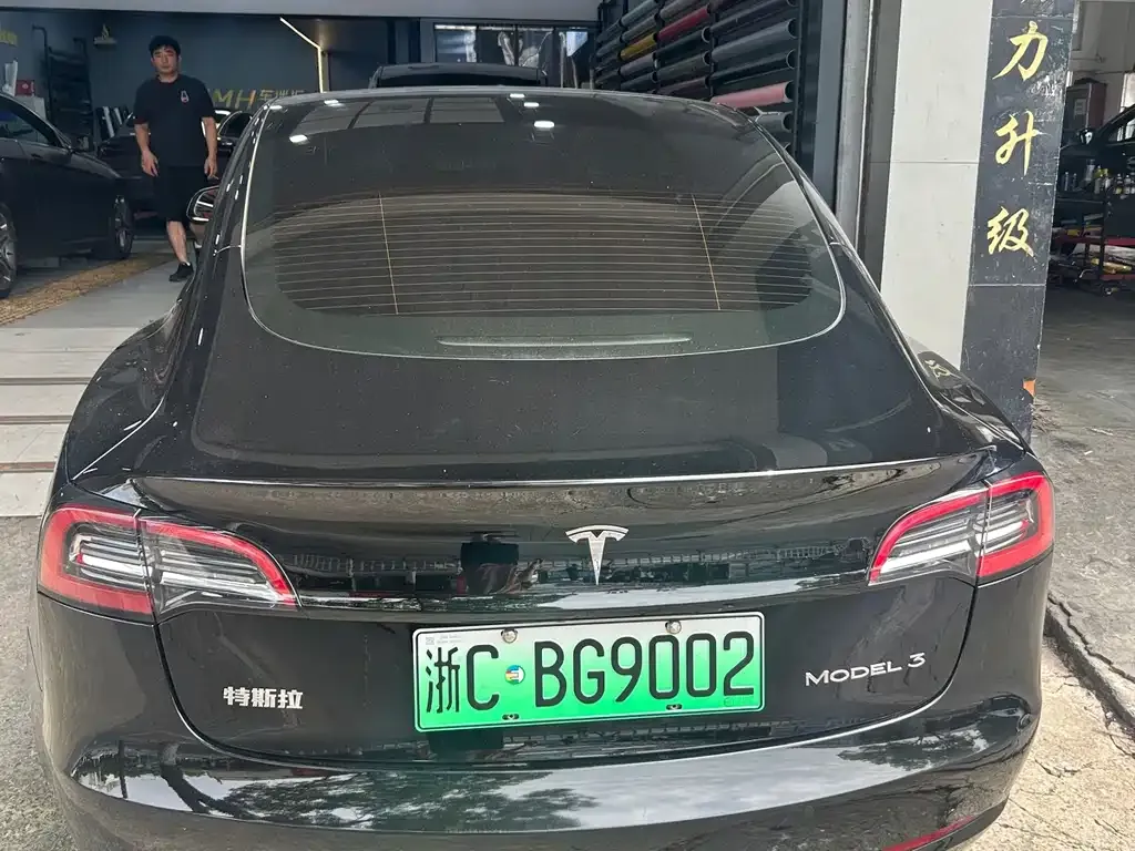 Tesla Model 3 — фото 5
