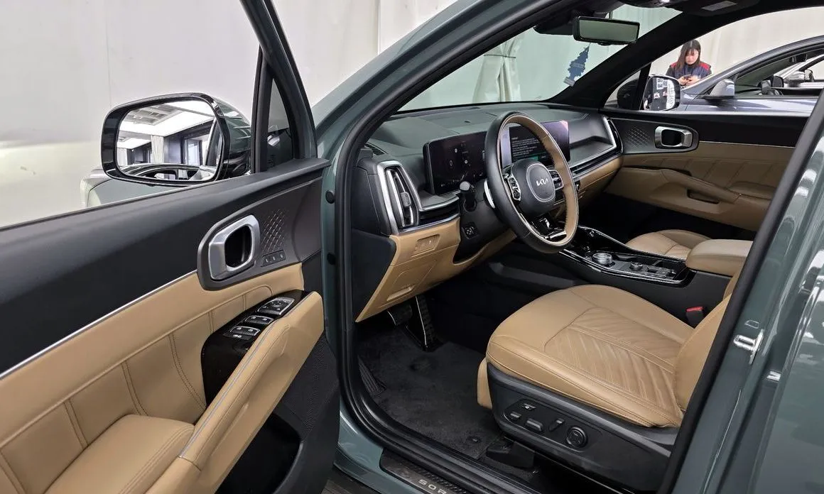 Kia Sorento — фото 10