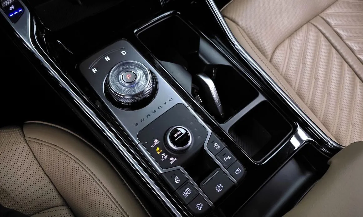 Kia Sorento — фото 6