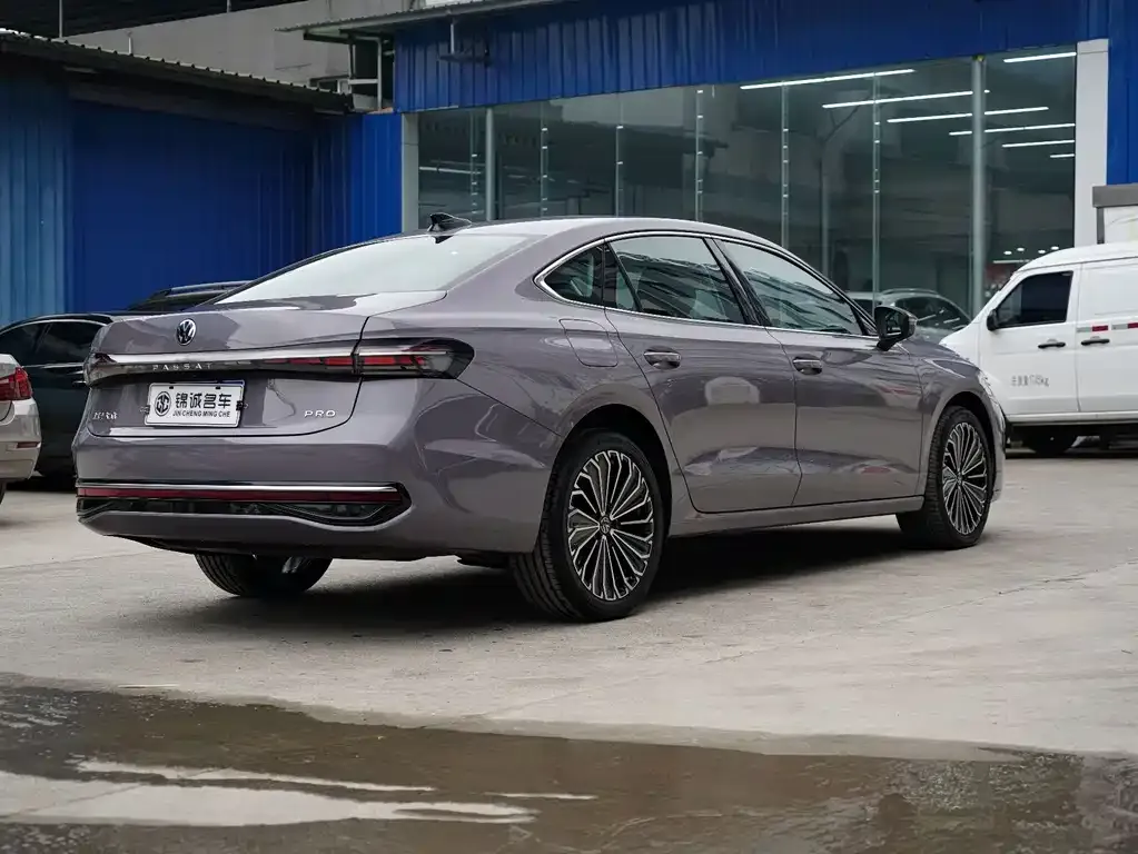 Volkswagen Passat — фото 9