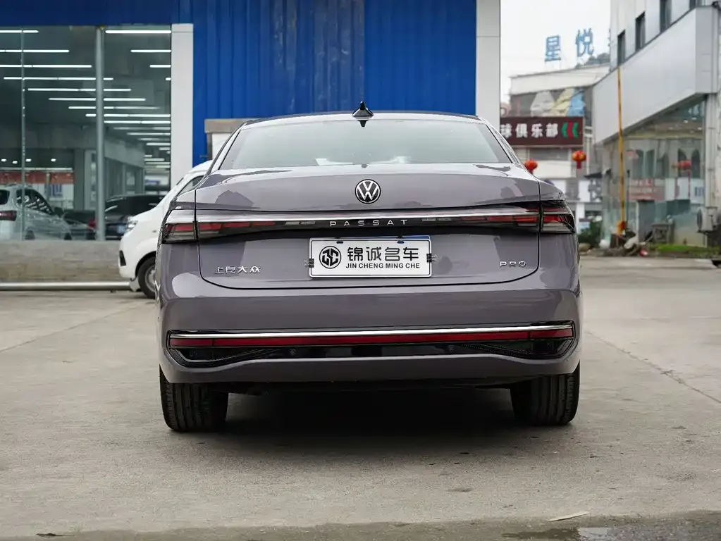 Volkswagen Passat — фото 8