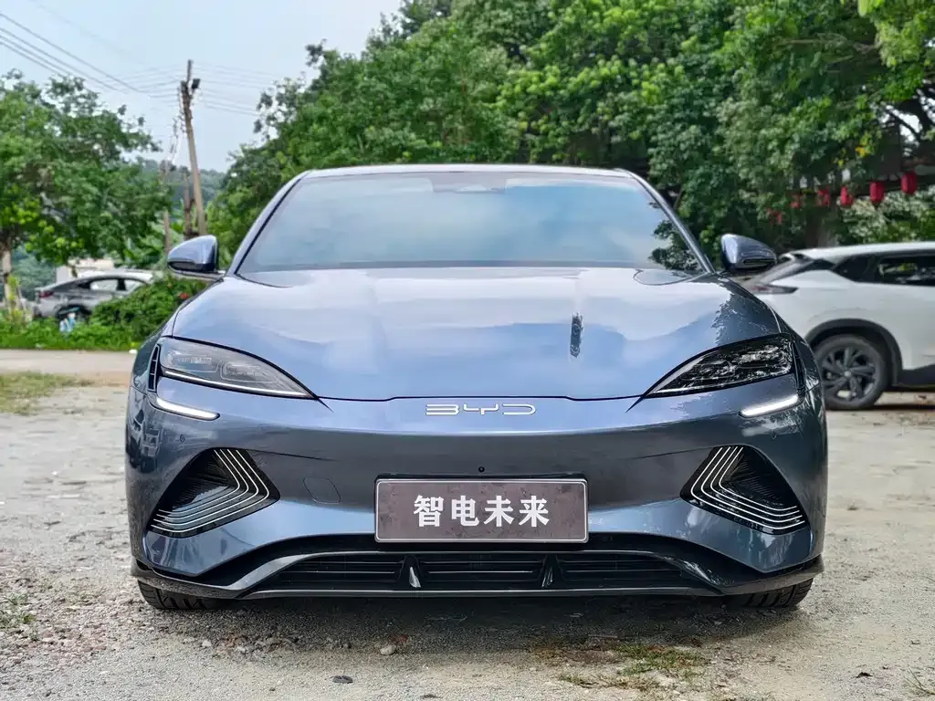 BYD Seal — фото 10