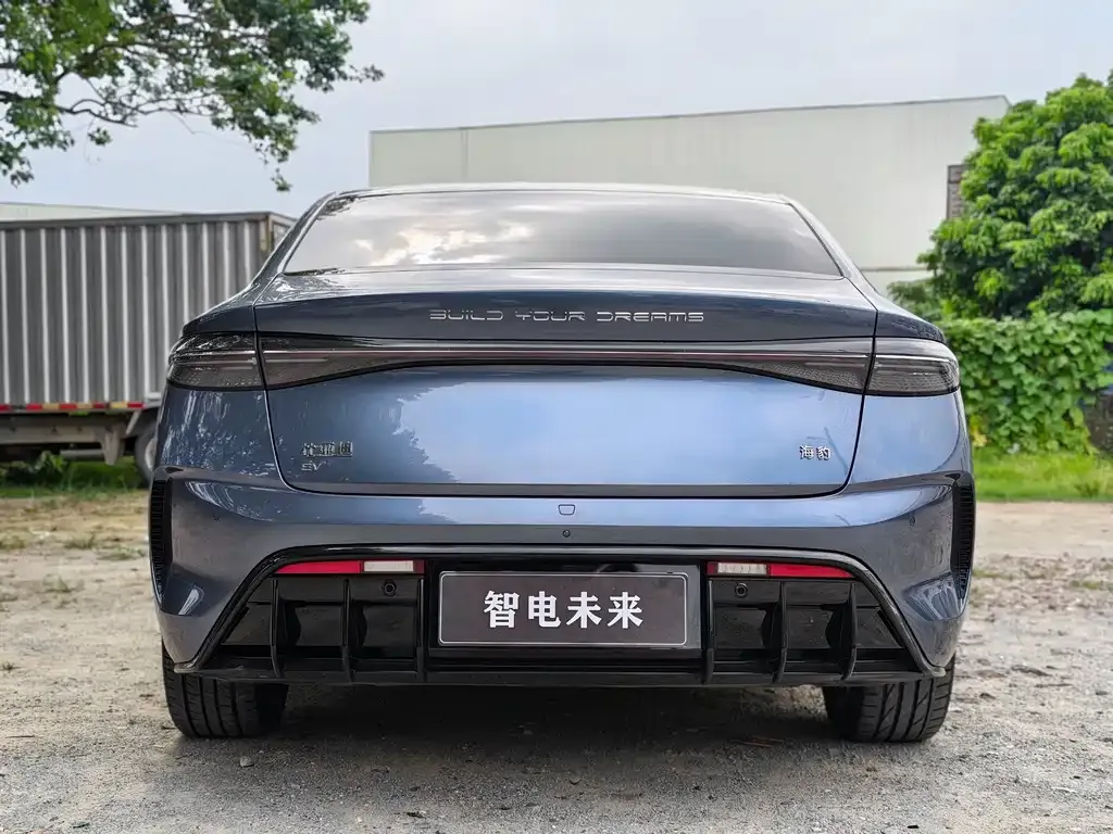 BYD Seal — фото 4