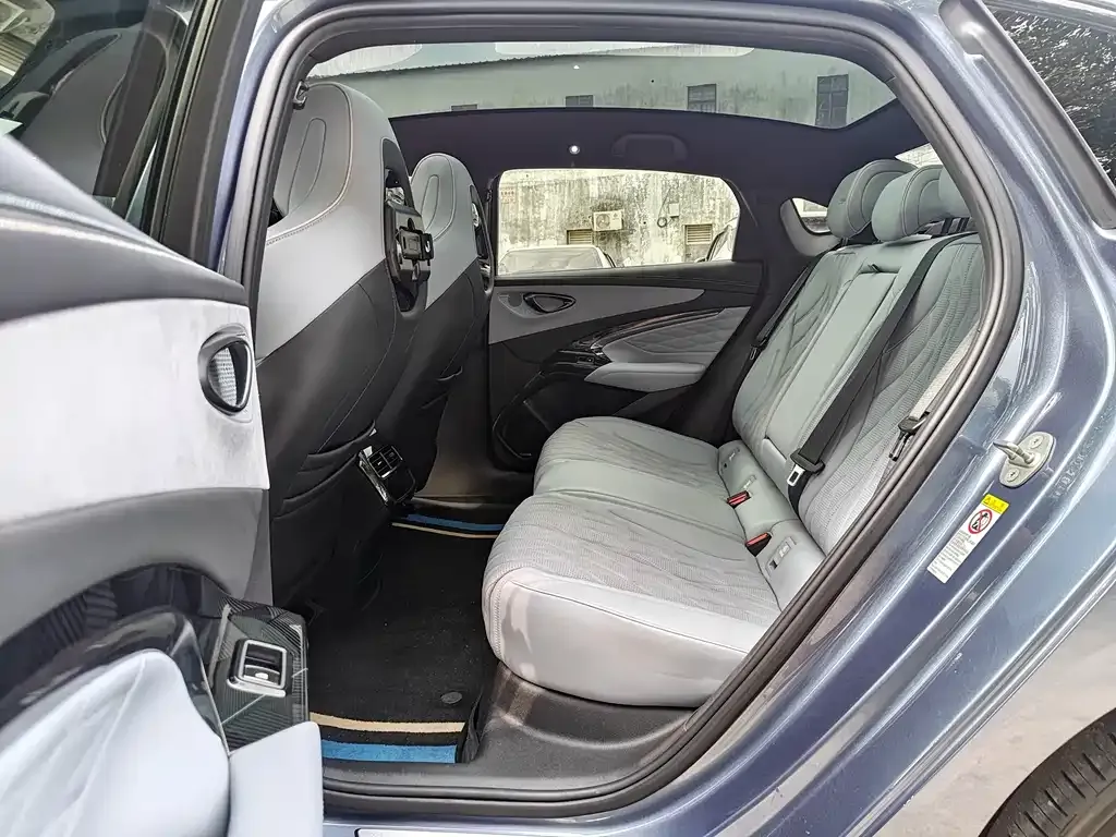 BYD Seal — фото 3