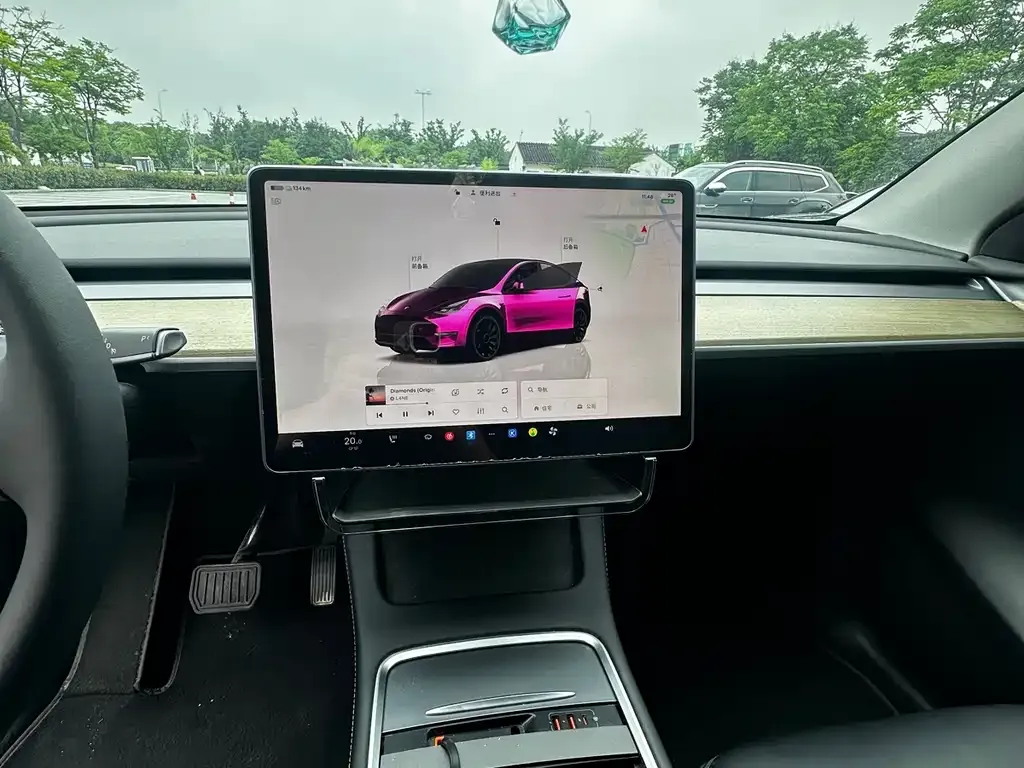 Tesla Model Y — фото 7
