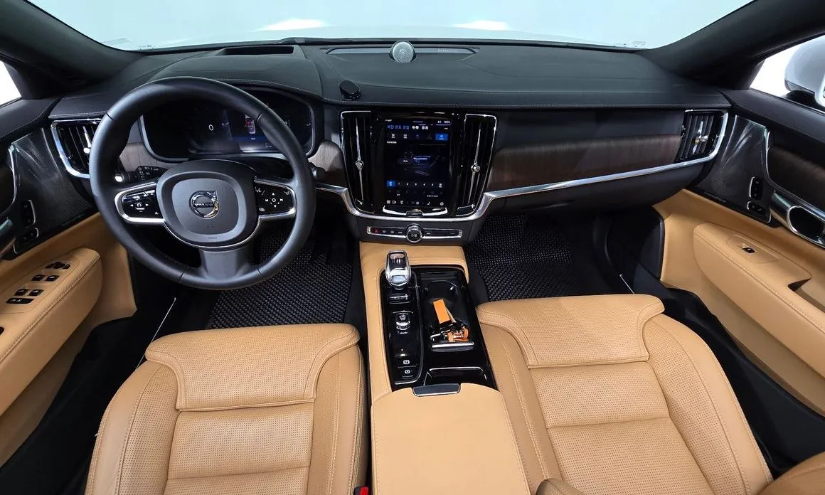 Volvo S90 2023 из KR, фото 3