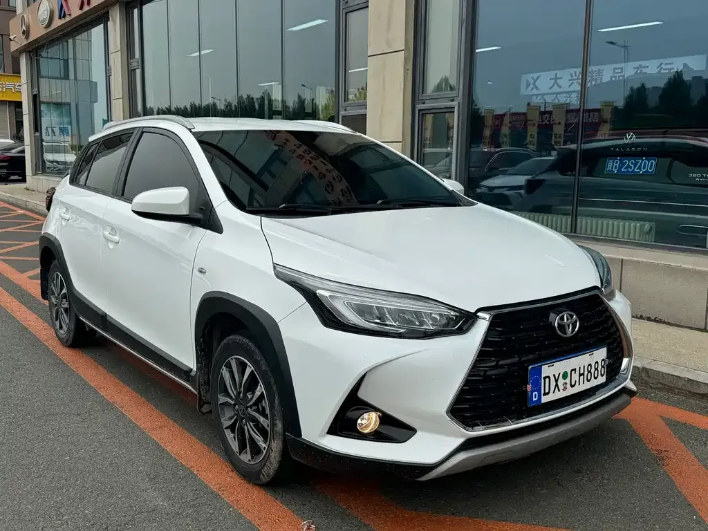 Toyota Yaris L — фото 7