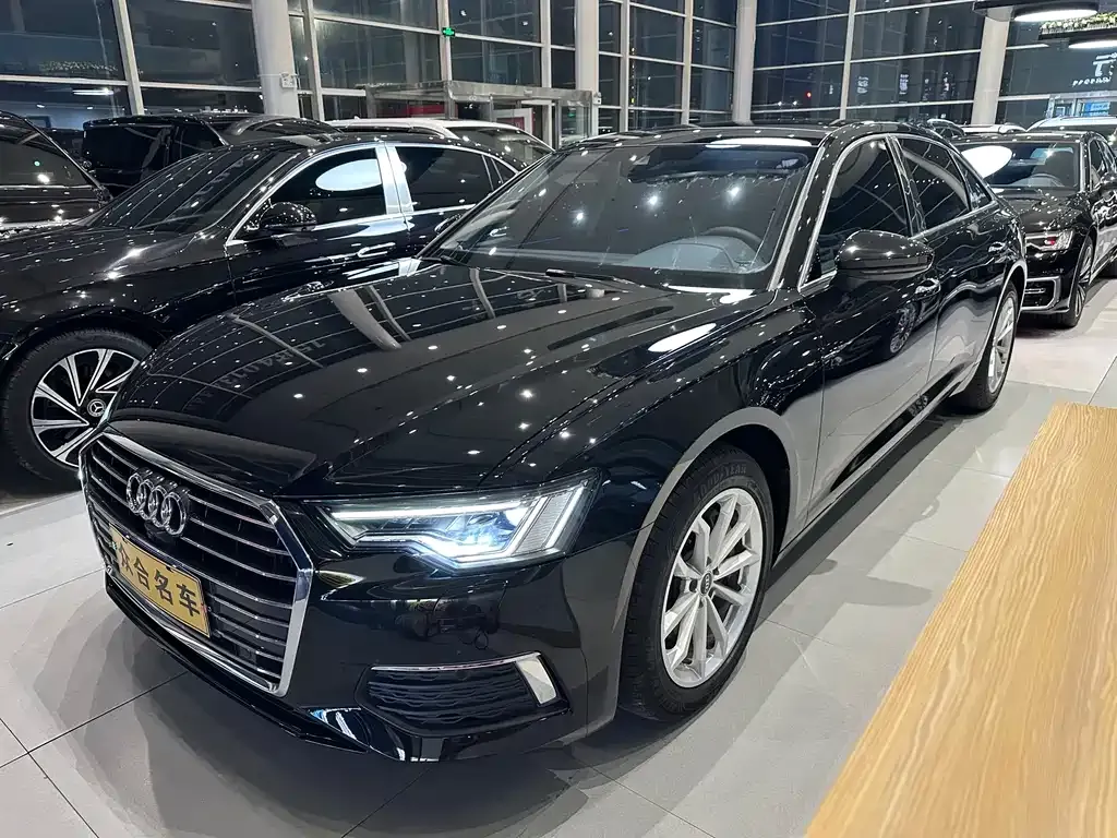 Audi A6L — фото 1