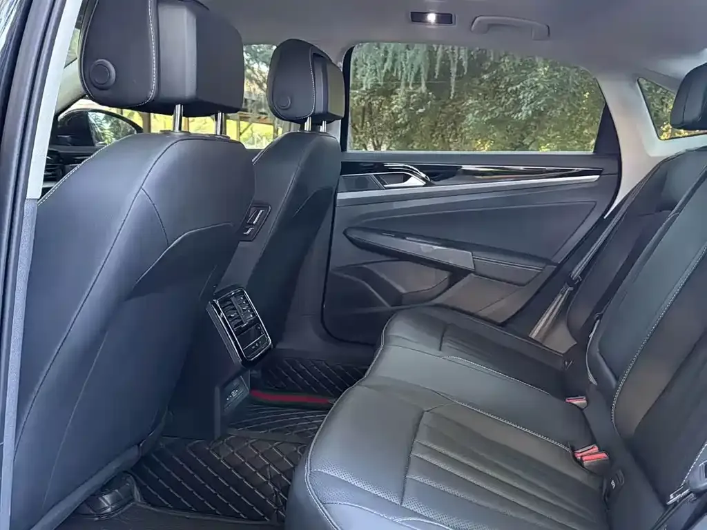 Volkswagen Passat — фото 6