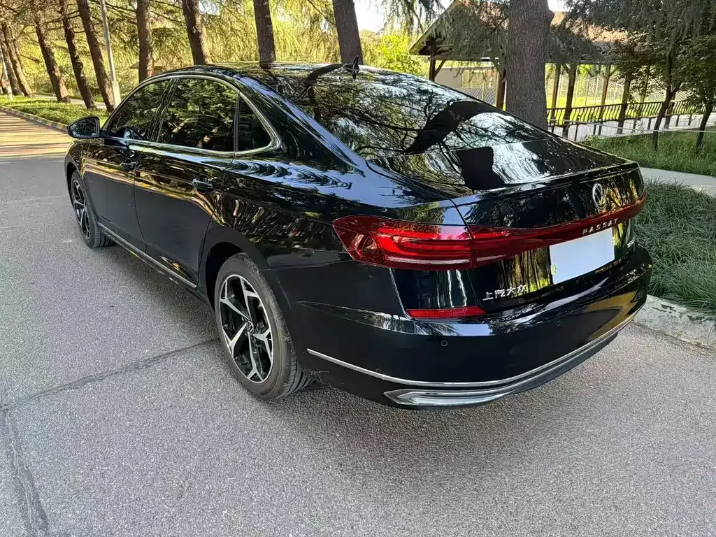 Volkswagen Passat — фото 7