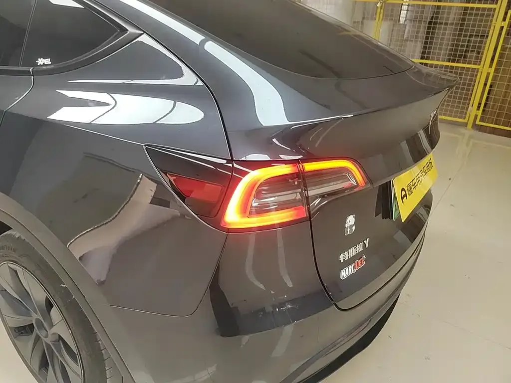 Tesla Model Y — фото 2
