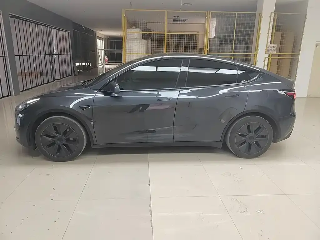 Tesla Model Y — фото 7