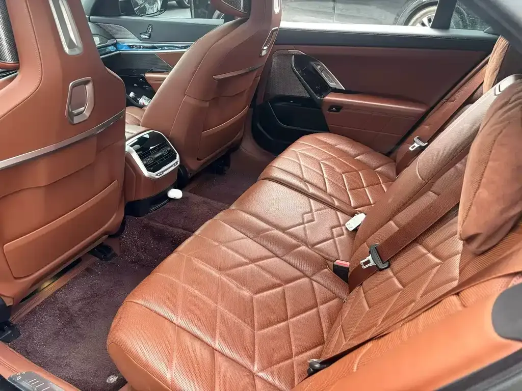 BMW i7 2023 из CN, фото 5