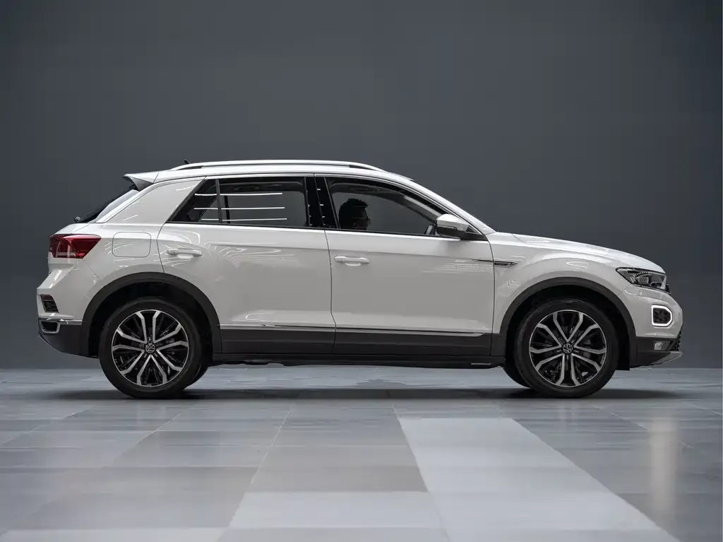 Volkswagen T-Roc — фото 6