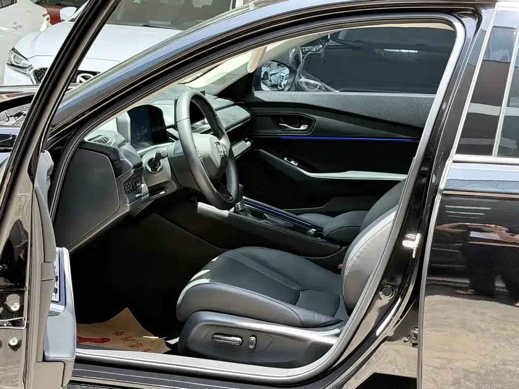Honda Accord — фото 10
