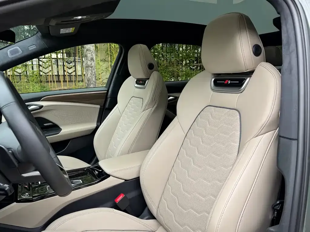 Audi 奥迪A6L e-tron 2026 из CN, фото 9