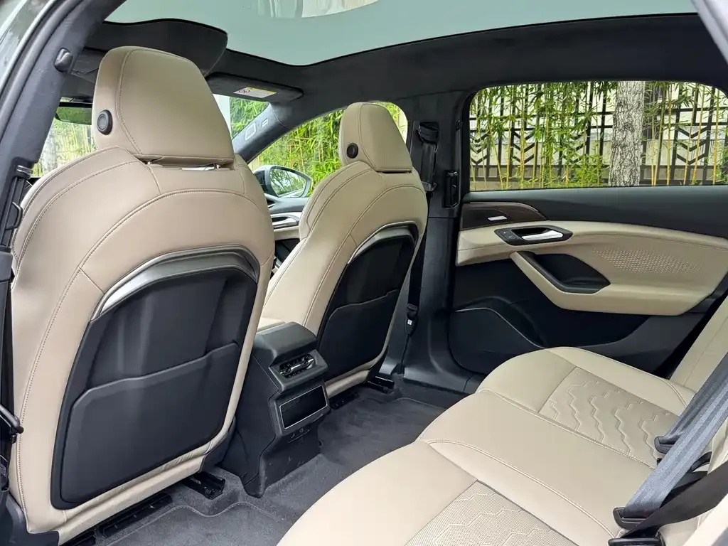 Audi 奥迪A6L e-tron 2026 из CN, фото 2